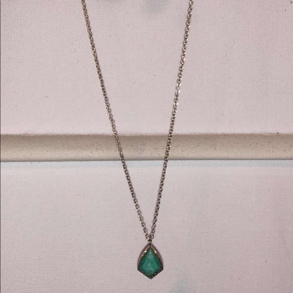 Kendra Scott necklace